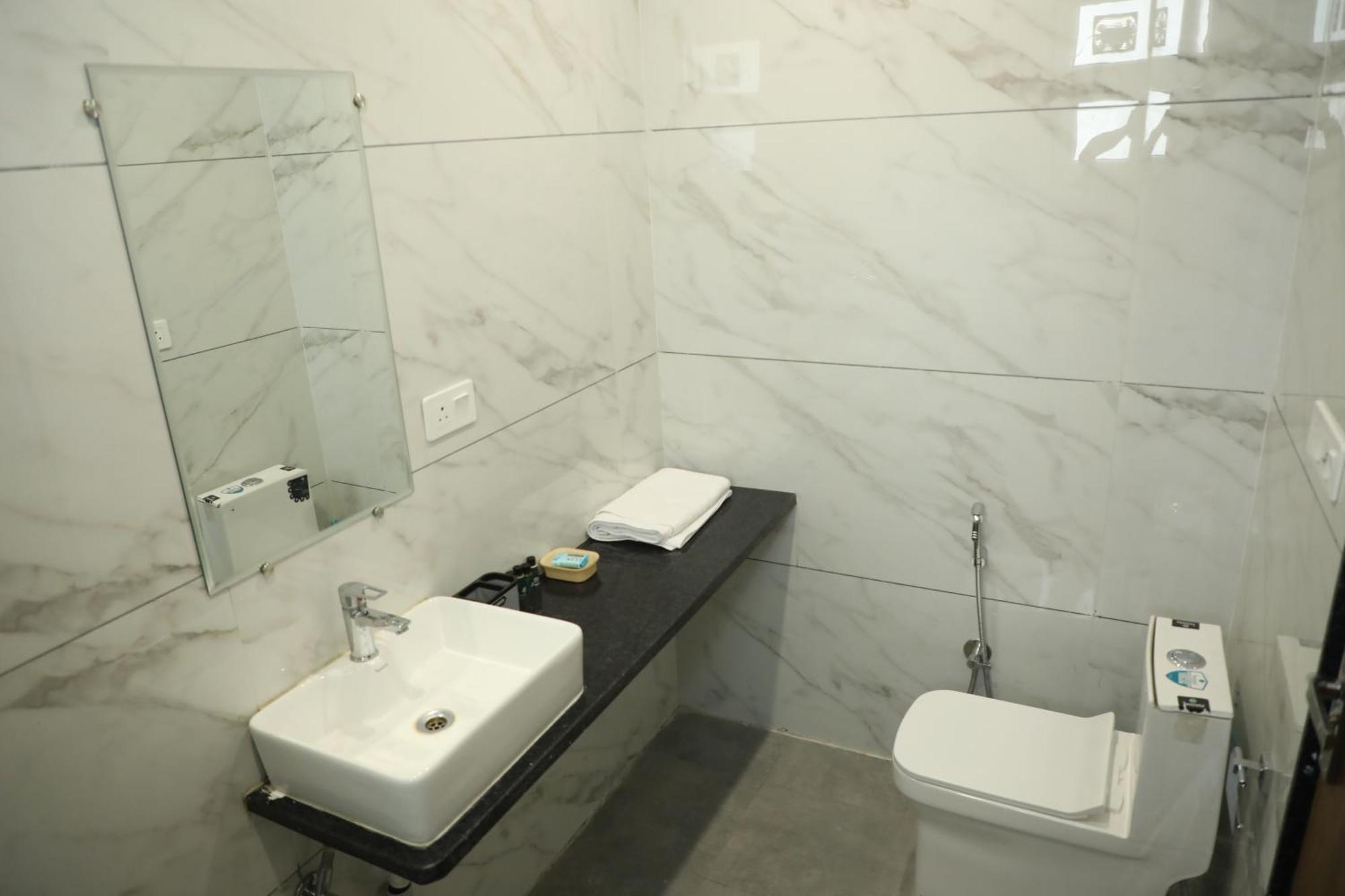 Unio Mystica Apartment Rishikesh Ngoại thất bức ảnh
