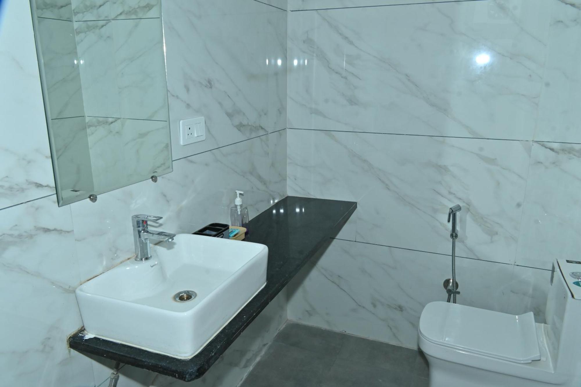 Unio Mystica Apartment Rishikesh Ngoại thất bức ảnh